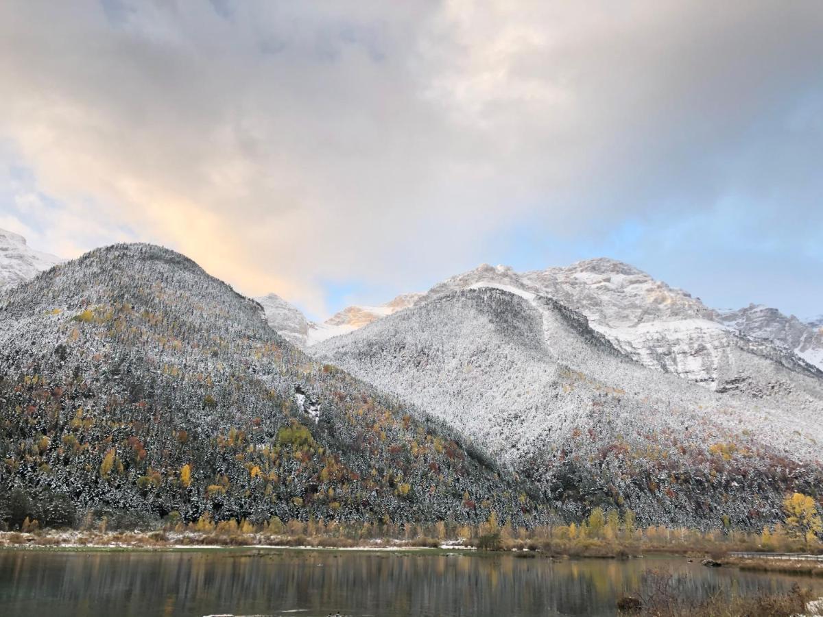 Hostal Pirineos Meliz Bielsa Exteriör bild