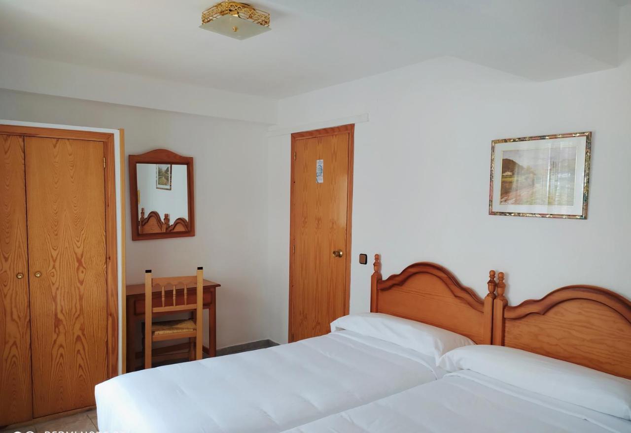 Hostal Pirineos Meliz Bielsa Exteriör bild